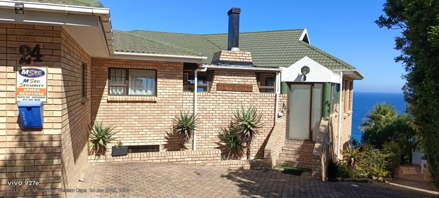 To Let 5 Bedroom Property for Rent in Dana Bay Western Cape